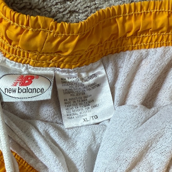 Vintage New Balance Shorts - Picture 8 of 8